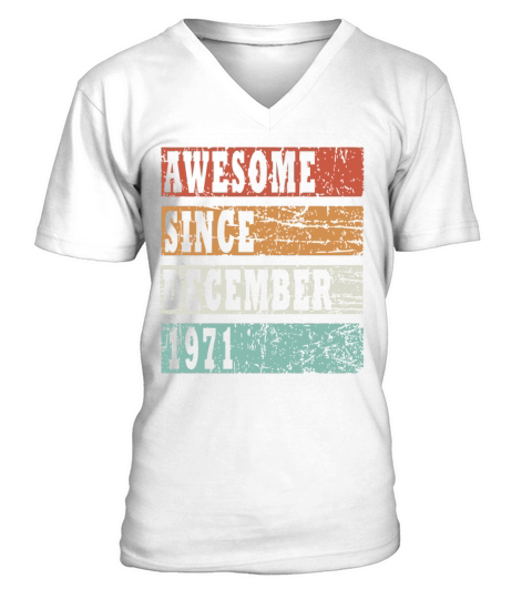 born 1971 December vintage gift V-Neck T-shirt