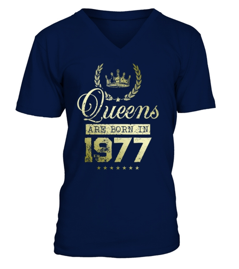 Queens born in 1977 V-Neck T-shirt