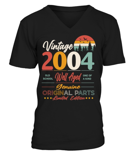 2004 Original vintage vintage retro birthday V-Neck T-shirt