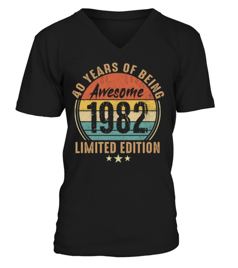 40 Year Old Vintage 1982 Limited Edition 40th Birt V-Neck T-shirt