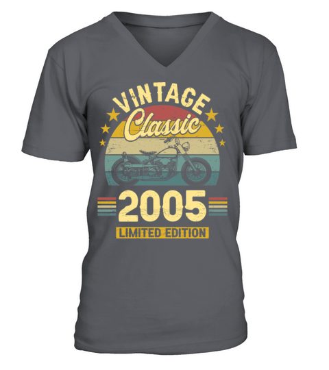 2005 18 Years Old Vintage 18th Birthday V-Neck T-shirt