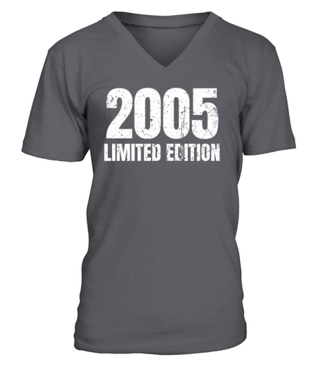 18 Years Vintage 2005 Retro 18th Birthday V-Neck T-shirt