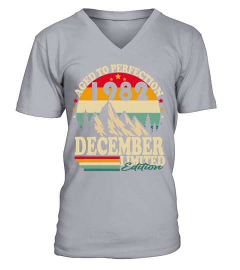 December 1982 Vintage Retro Birthday V-Neck T-shirt