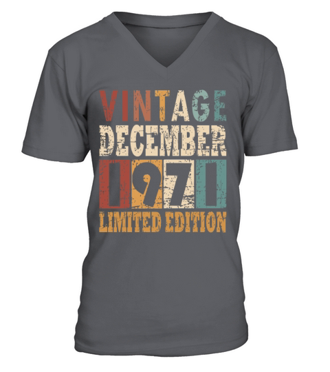 born 1971 December vintage gift V-Neck T-shirt