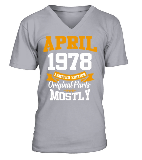 April 1978 Vintage Birthday Present V-Neck T-shirt