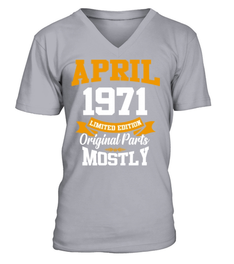 April 1971 Vintage Birthday Present V-Neck T-shirt