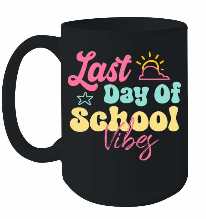 Retro Vintage Teacher kids Last Day Of School Vibe Ceramic Mug